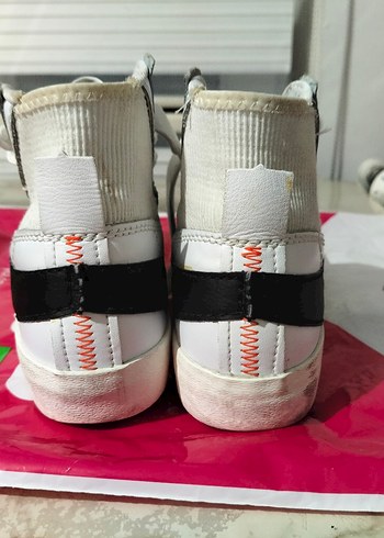 Beyaz Yüksek Tabanlı Nike Spor Ayakkabı - Görsel 2