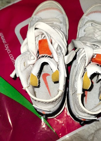 Beyaz Yüksek Tabanlı Nike Spor Ayakkabı - Görsel 5