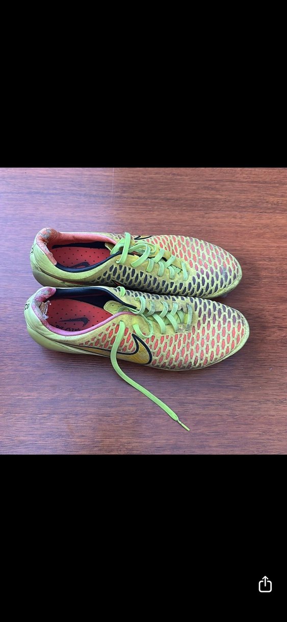 NİKE MAGİSTA VİDALI KRAMPON - Görsel 2