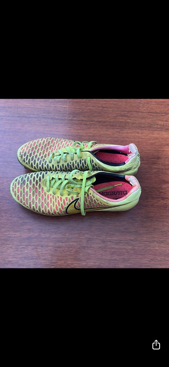 NİKE MAGİSTA VİDALI KRAMPON - Görsel 4