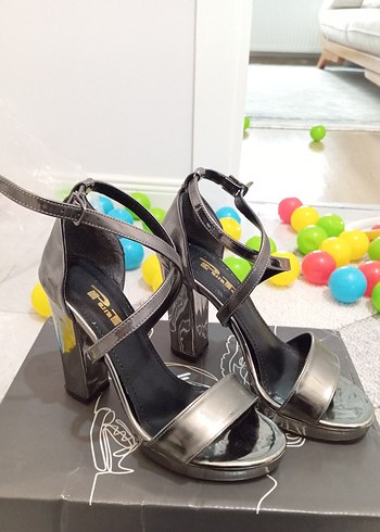 Tokalı Gri Platform Topuklu Kadın Abiye Ayakkabı - Görsel 4