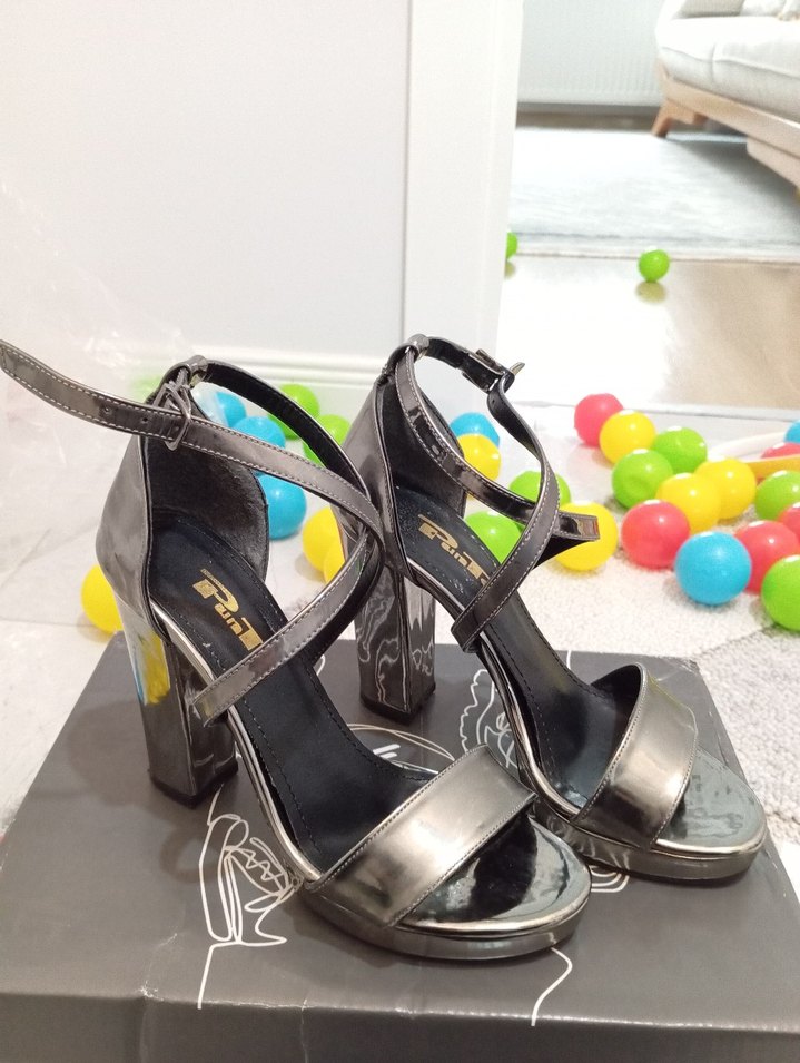 Tokalı Gri Platform Topuklu Kadın Abiye Ayakkabı - Görsel 4