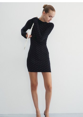 Taşlı
 Desenli Siyah Yüksek Yaka Midi Triko Elbise - Görsel 3