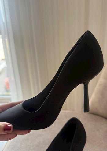 Bershka Siyah Minimalist Stiletto Topuklu Kadın Ayakkabı - Görsel 2