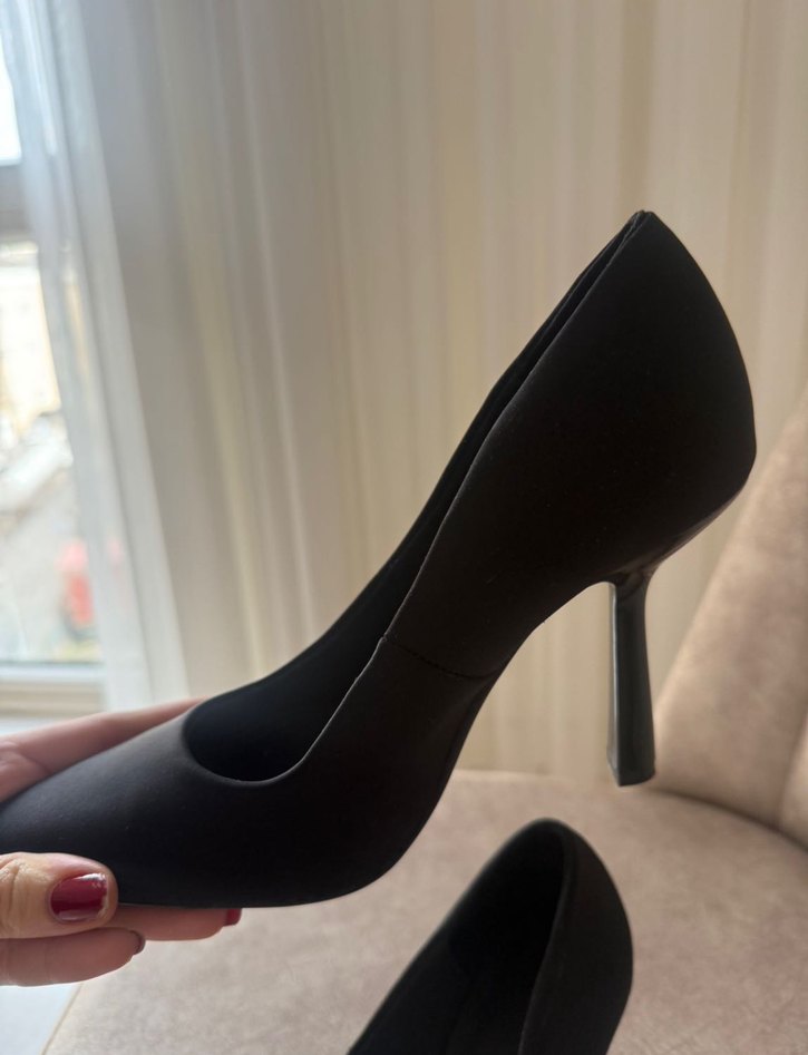 Bershka Siyah Minimalist Stiletto Topuklu Kadın Ayakkabı - Görsel 2