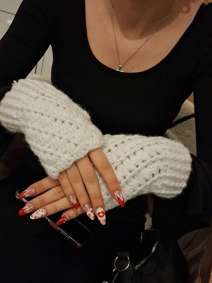 Beyaz Örgü Parmaksız Kadın Eldiveni - Görsel 2