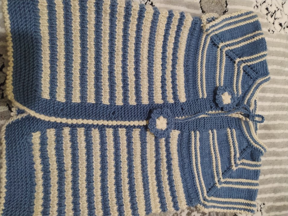 Mavi Beyaz Çizgili Örgü Hırka - Görsel 2