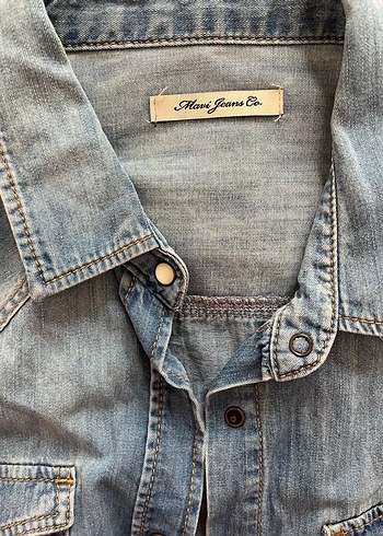 Düğmeli Mavi Denim Kadın Gömlek - Görsel 3