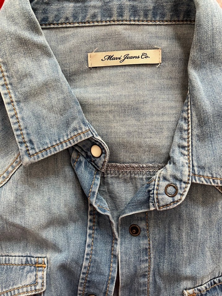 Düğmeli Mavi Denim Kadın Gömlek - Görsel 3