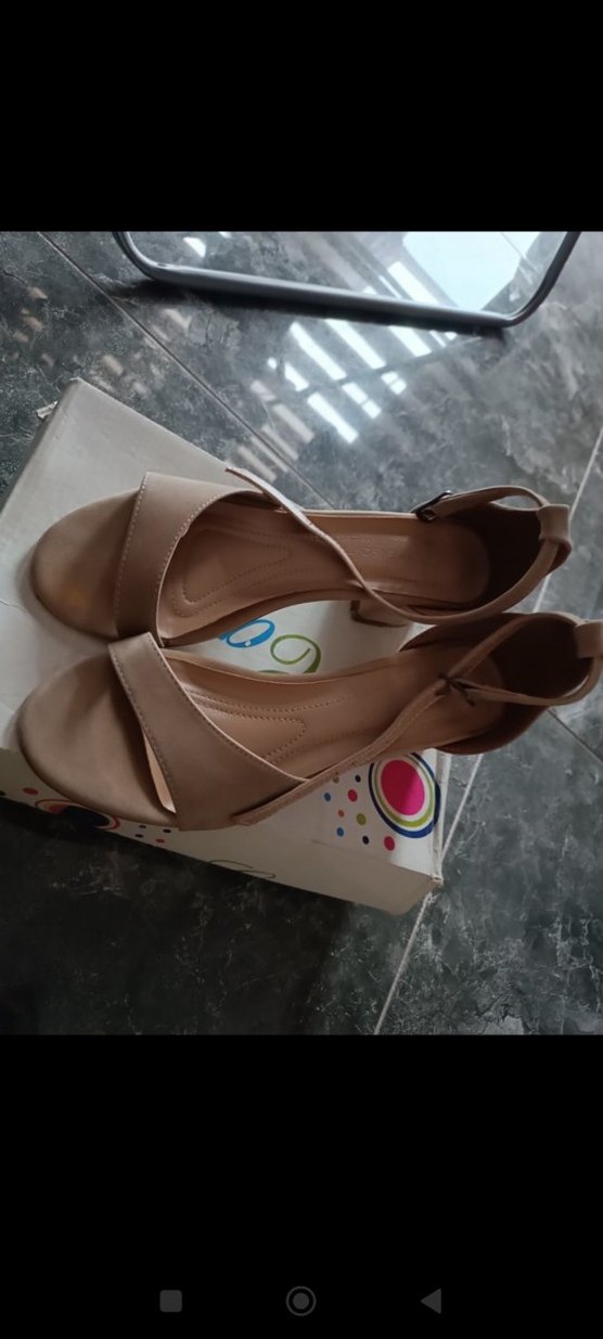 Bej Kadın Dolgu Topuklu Tokalı Ayakkabı - Görsel 2