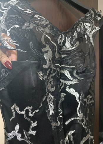 Siyah Desenli Uzun V Yaka Kadın Abiye Elbise - Görsel 2