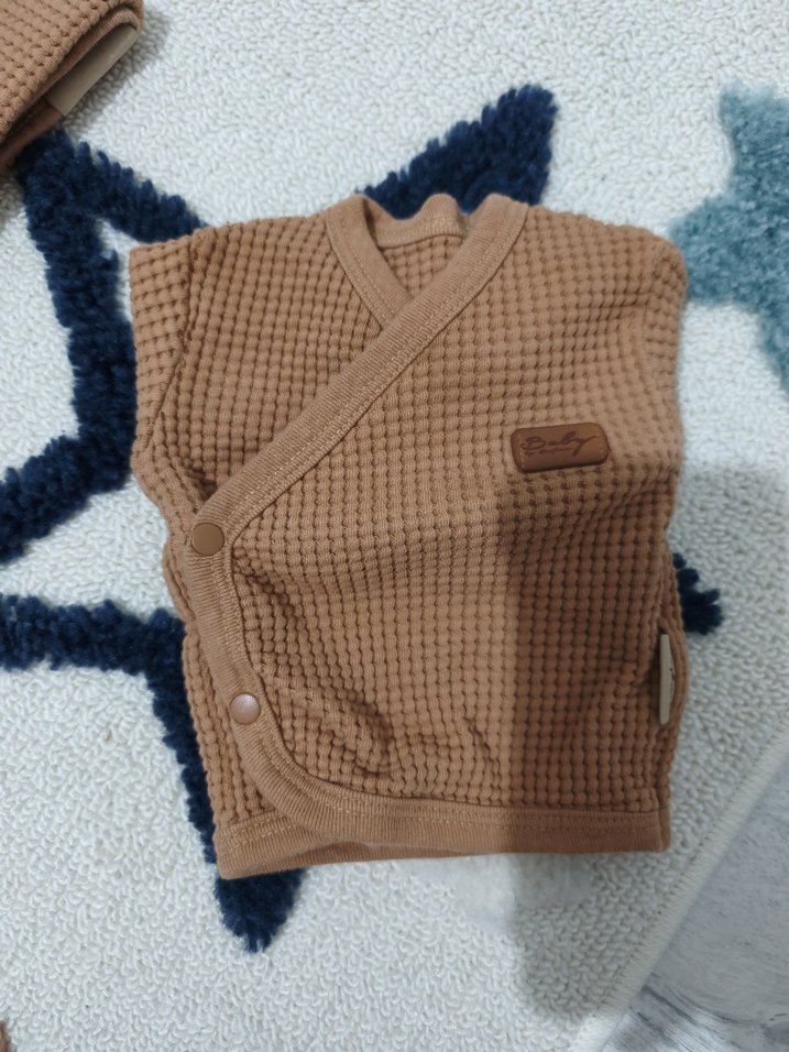 Kahverengi Örgü Kısa Kollu Bebek Body - Görsel 2