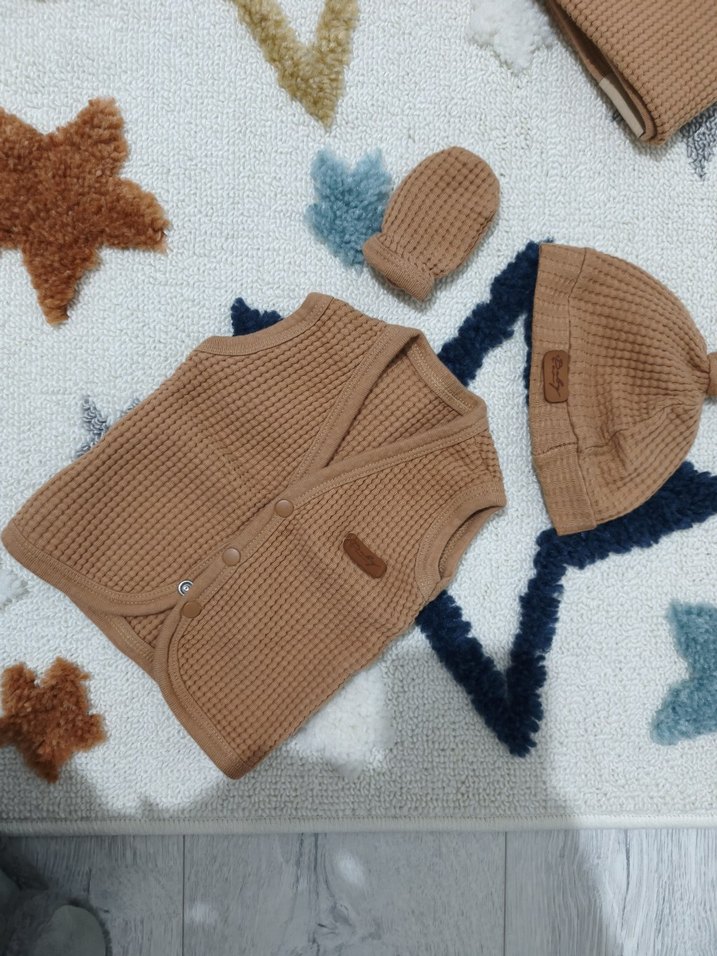 Kahverengi Örgü Kısa Kollu Bebek Body - Görsel 4