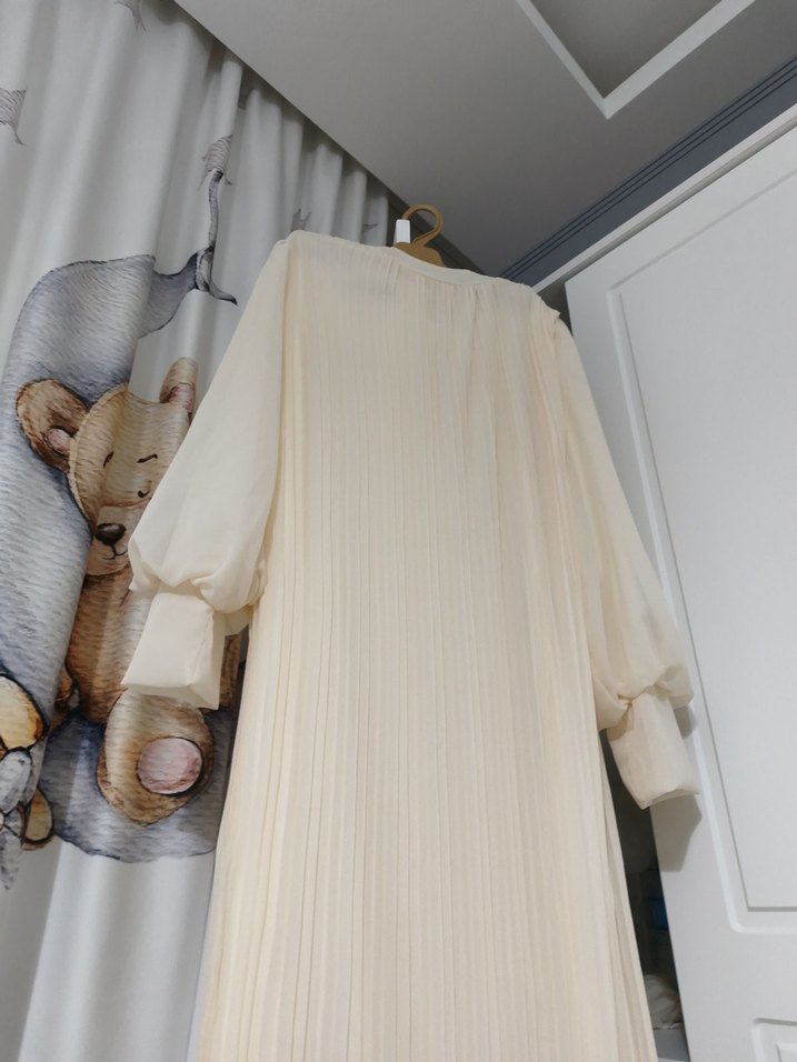 Beyaz Uzun Pilili Keten Elbise - Görsel 2