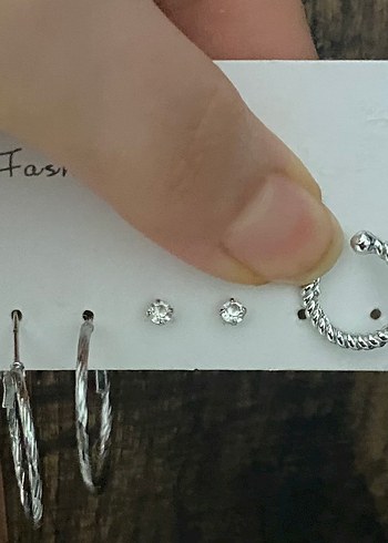 Gri Mini Tokalı Kadın Küpeler - Görsel 4