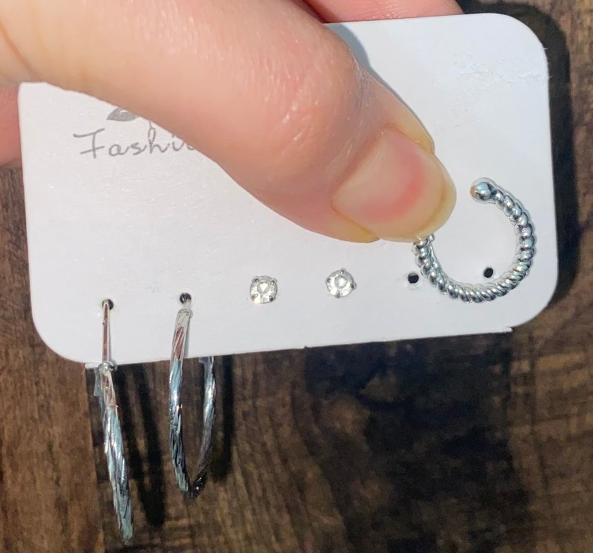 Gri Mini Tokalı Kadın Küpeler - Görsel 3