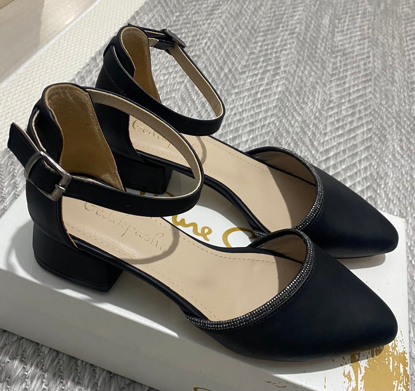 Klasik Siyah Boncuk Desenli Topuklu Ayakkabı - Görsel 2