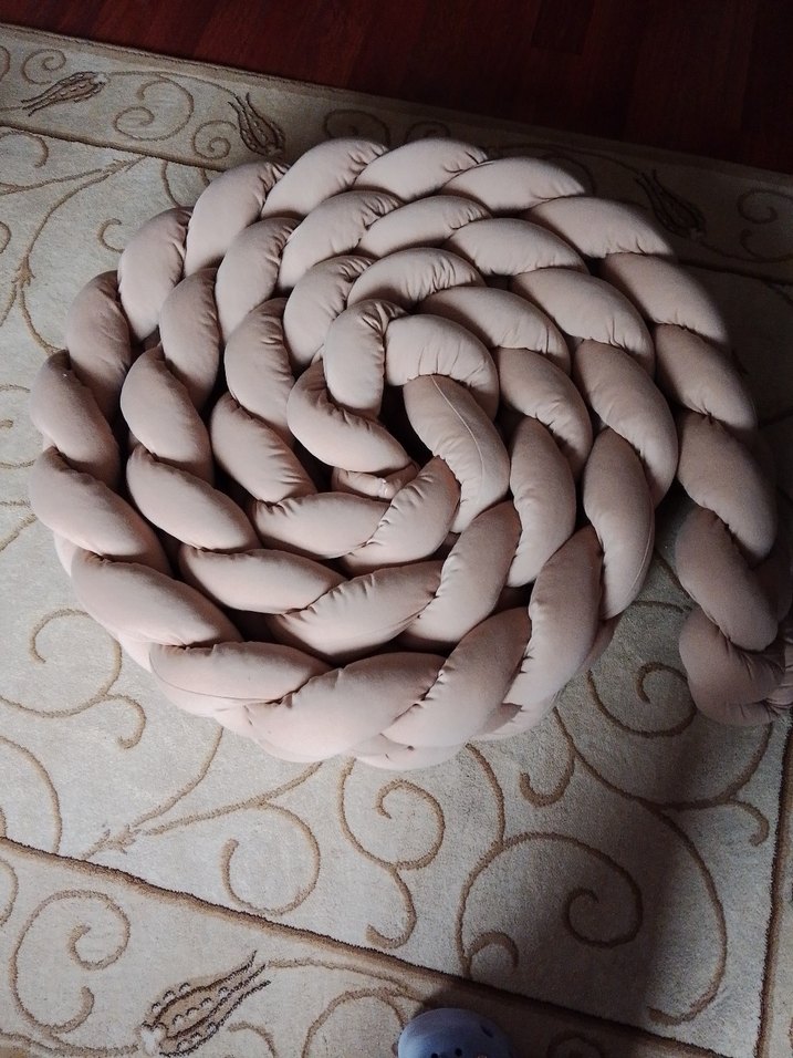 Bej Örgü Tasarımlı Emzirme ve Hamile Yastığı yatak kenari - Görsel 4