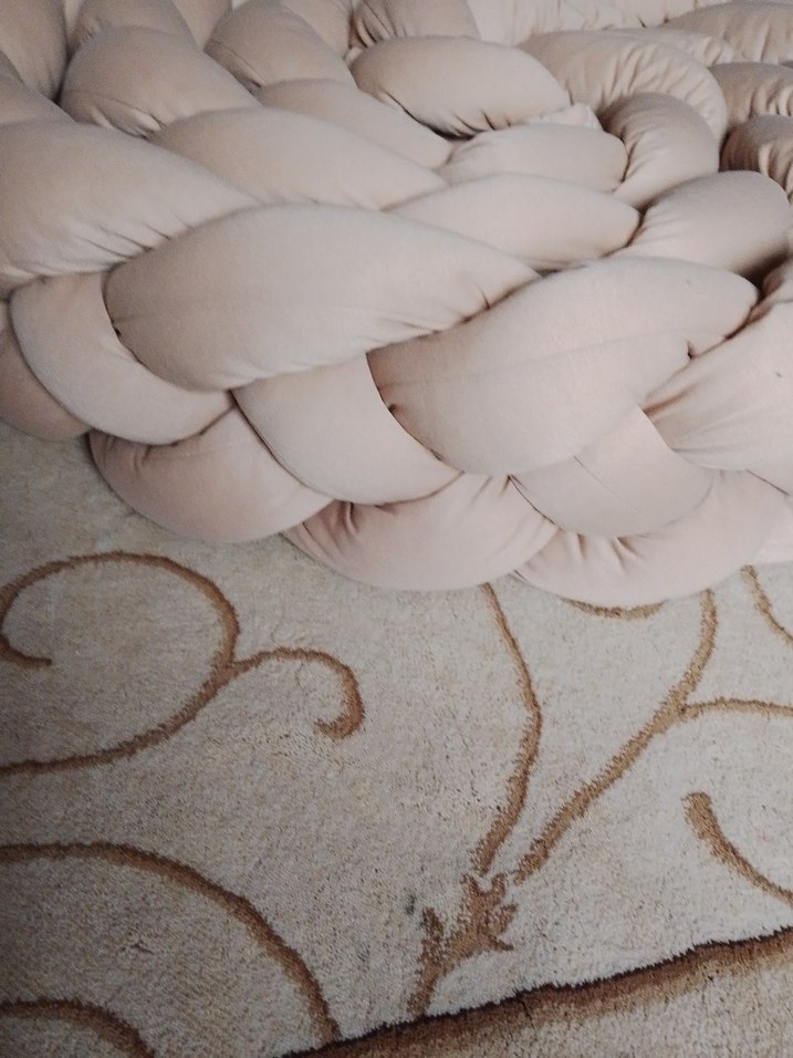 Bej Örgü Tasarımlı Emzirme ve Hamile Yastığı yatak kenari - Görsel 2