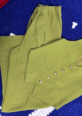 Düğmeli Kısa Yeşil Keten Kadın Yelekli takım - Görsel 2