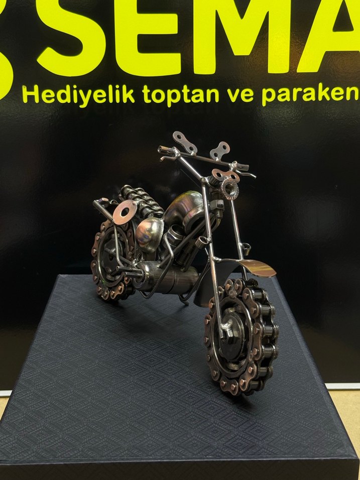 DİŞLİ TEKERLEKLİ ÖZEL TASARIM METAL MOTOSİKLET - Görsel 3