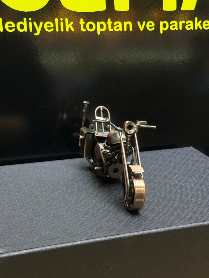 ÇANTALI KLASİK METAL MOTORSİKLET - Görsel 3
