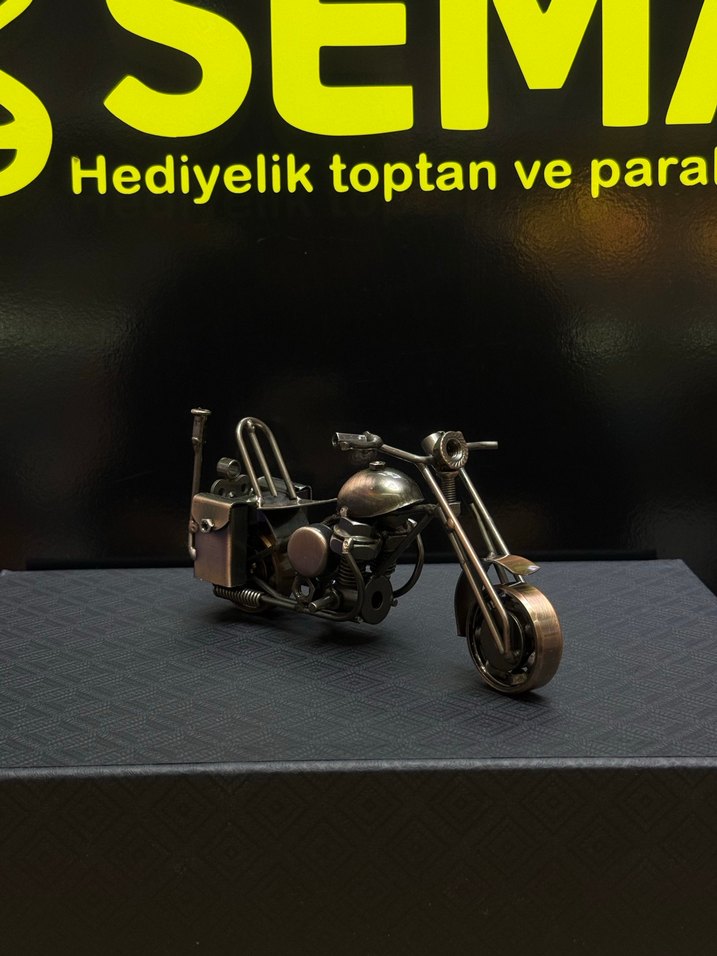 ÇANTALI KLASİK METAL MOTORSİKLET - Görsel 2