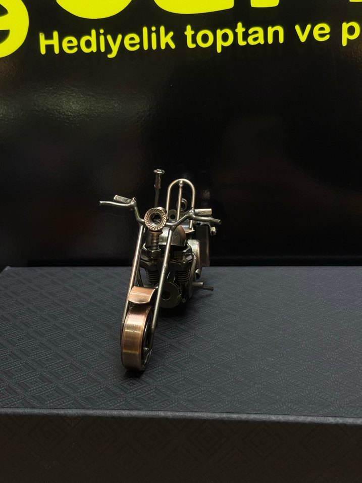 ÇANTALI KLASİK METAL MOTORSİKLET - Görsel 4