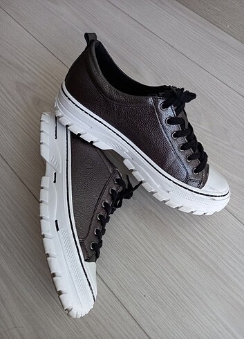 Rahat sneakers 