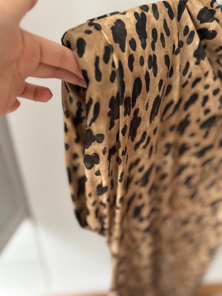 Drapeli V Yaka Midi Elbise - Kahverengi - Görsel 4