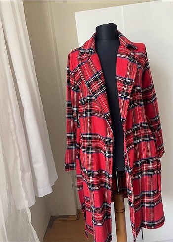 Kareli Kırmızı Uzun Kadın Kaban - Görsel 3