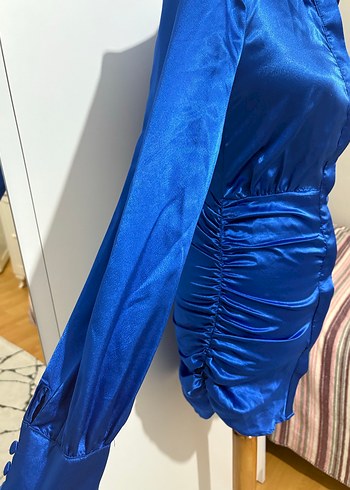 Parlak saten Mavi Uzun Kollu Midi Elbise - Görsel 4