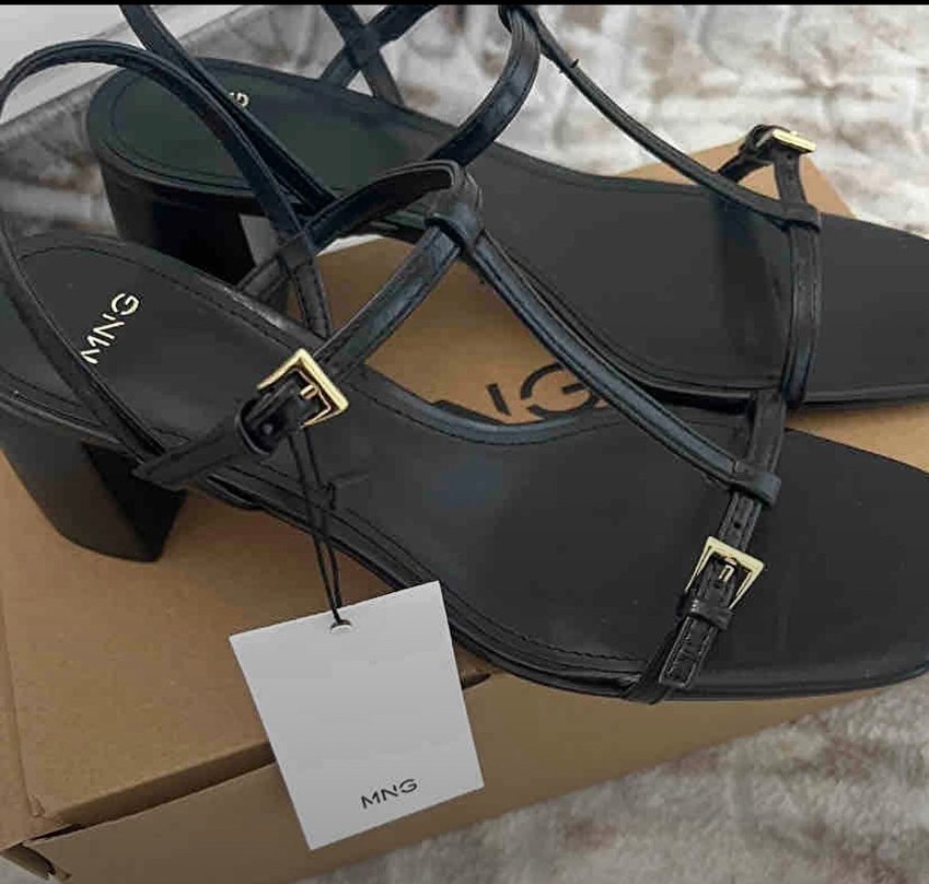 Klasik Siyah Tokalı Topuklu Kadın Sandalet - Görsel 3