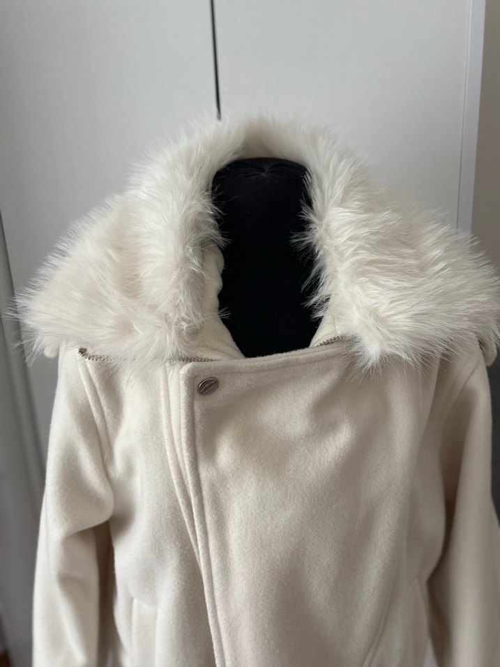 Kadın Beyaz Kürklü Midi Ceket - Görsel 2