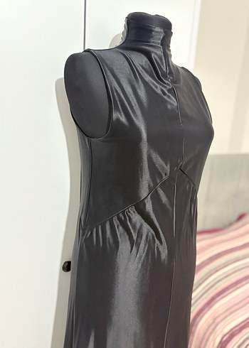 Siyah saten Uzun Kollu Yüksek Yakalı Drapeli Elbise - Görsel 7