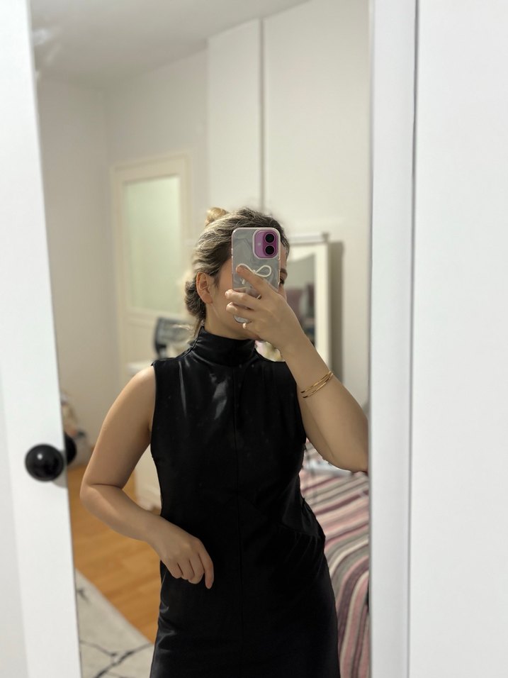 Siyah saten Uzun Kollu Yüksek Yakalı Drapeli Elbise - Görsel 5