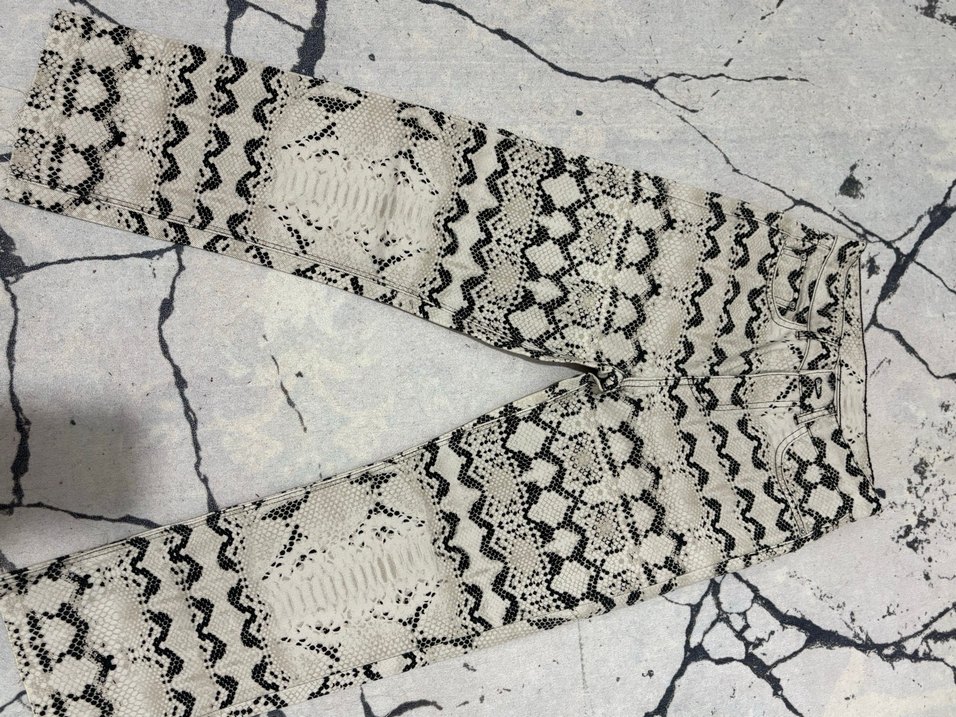 Yılan derisi likralı bilekte denim pantolon - Görsel 3