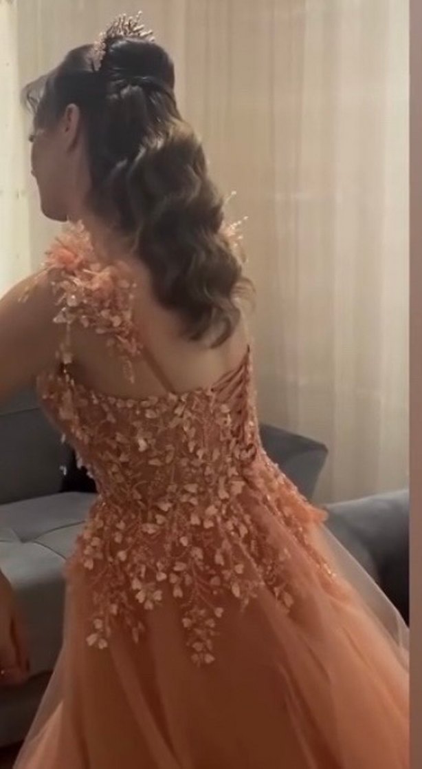 Askılı boncuk işlemeli göğüs kısmı transparan arkası ipli - Görsel 4