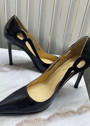 Siyah rugan Desenli Tokalı Stiletto - Görsel 2