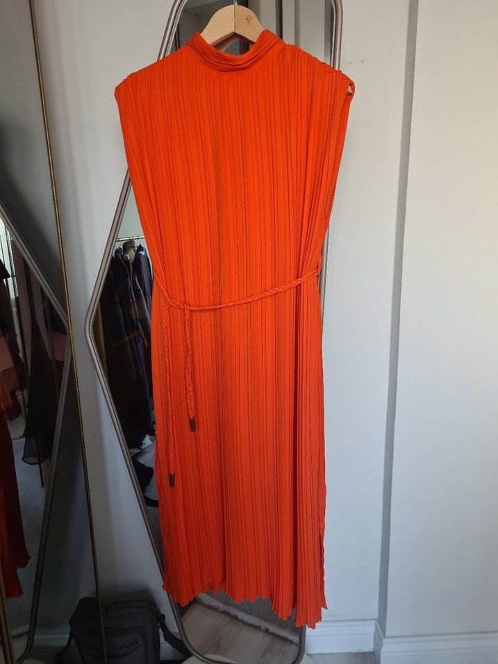 Kolsuz Piliseli Turuncu Uzun Elbise - Görsel 3