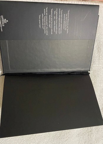 Katiller Çetesi Sarai - J.A. Redmerski (ciltli) - Görsel 2