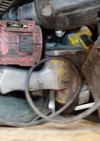 Turkuaz Renkli Elektrikli Alet Parçası - Görsel 12