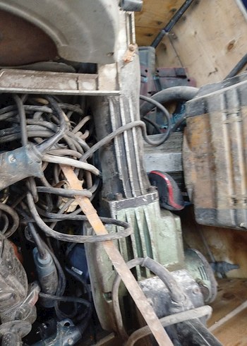 Turkuaz Renkli Elektrikli Alet Parçası - Görsel 8