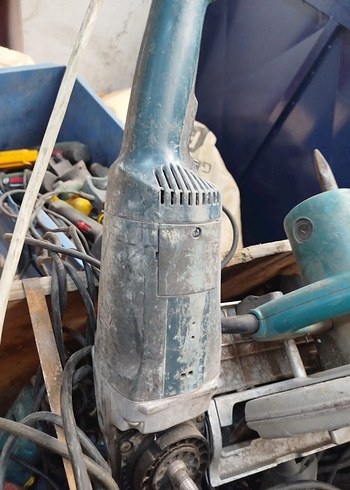 Turkuaz Renkli Elektrikli Alet Parçası - Görsel 17