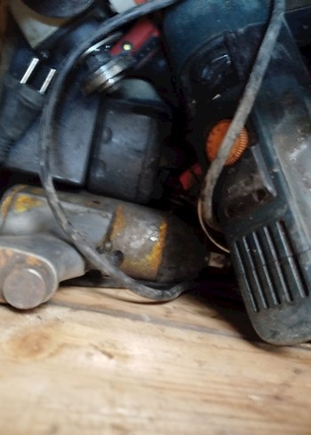 Turkuaz Renkli Elektrikli Alet Parçası - Görsel 16