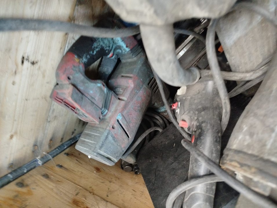 Turkuaz Renkli Elektrikli Alet Parçası - Görsel 5