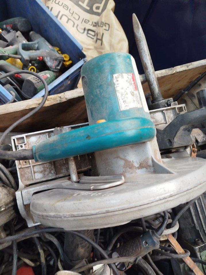 Turkuaz Renkli Elektrikli Alet Parçası - Görsel 3