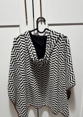 Kadın Zebra Desenli Örme Kısa Kollu Panço - Görsel 2