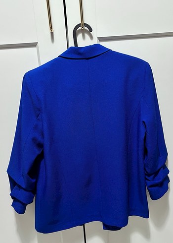 Saks Mavisi Kolu Büzgü Detaylı Blazer Ceket - Görsel 2