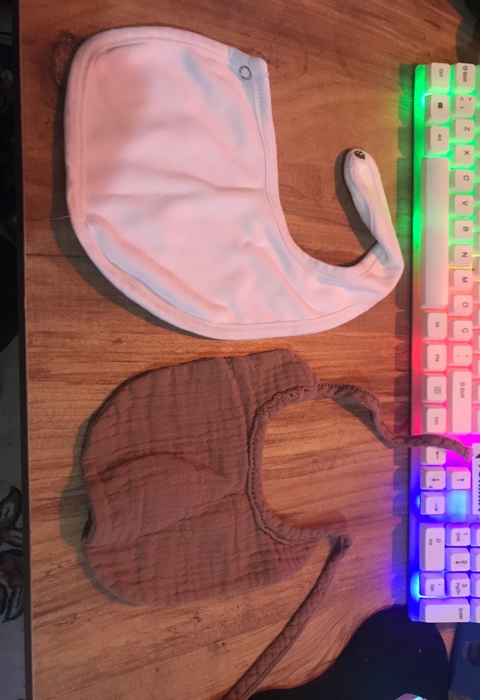 Nakışlı Kahverengi ve Pastel Bebek Önlüğü - Görsel 2